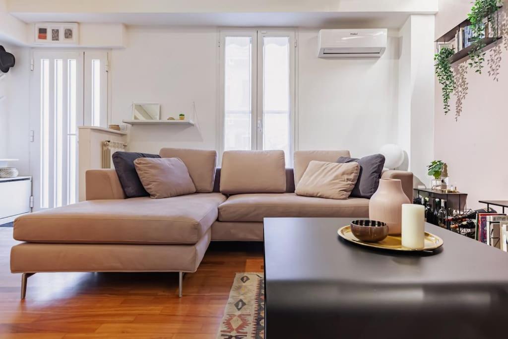 Elegante Loft Su 2 Piani A 5 Minuti Da San Siro Milão Exterior foto