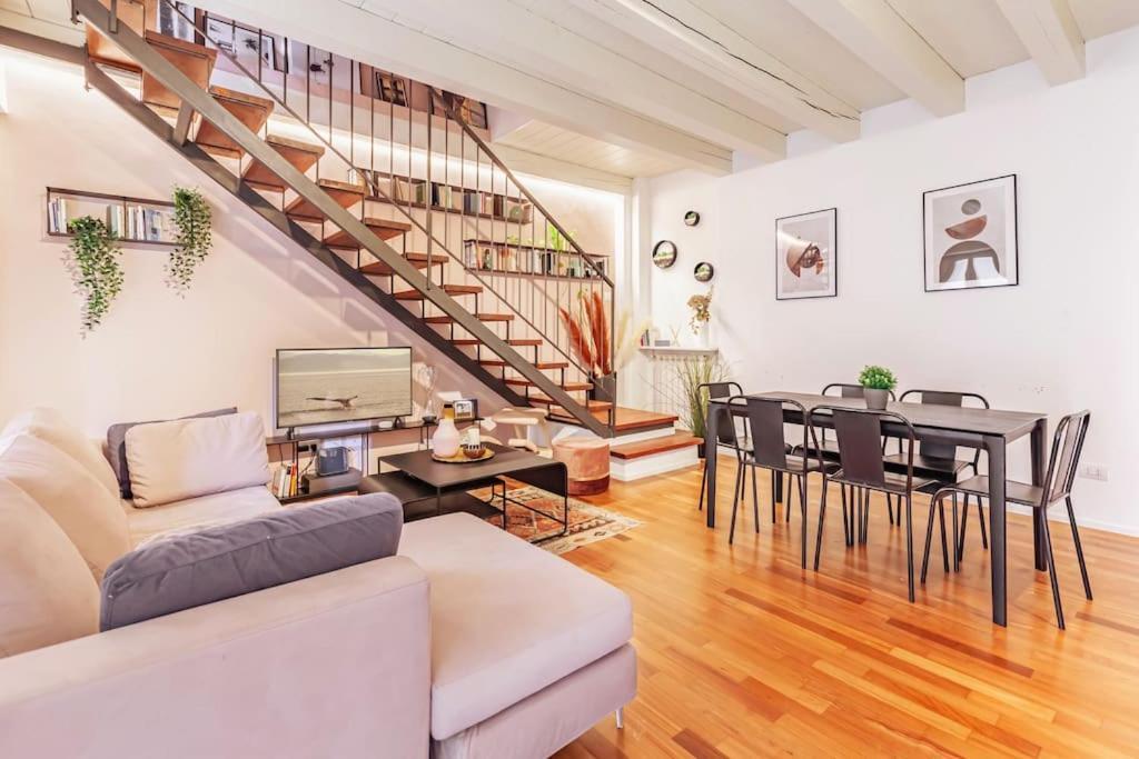 Elegante Loft Su 2 Piani A 5 Minuti Da San Siro Milão Exterior foto